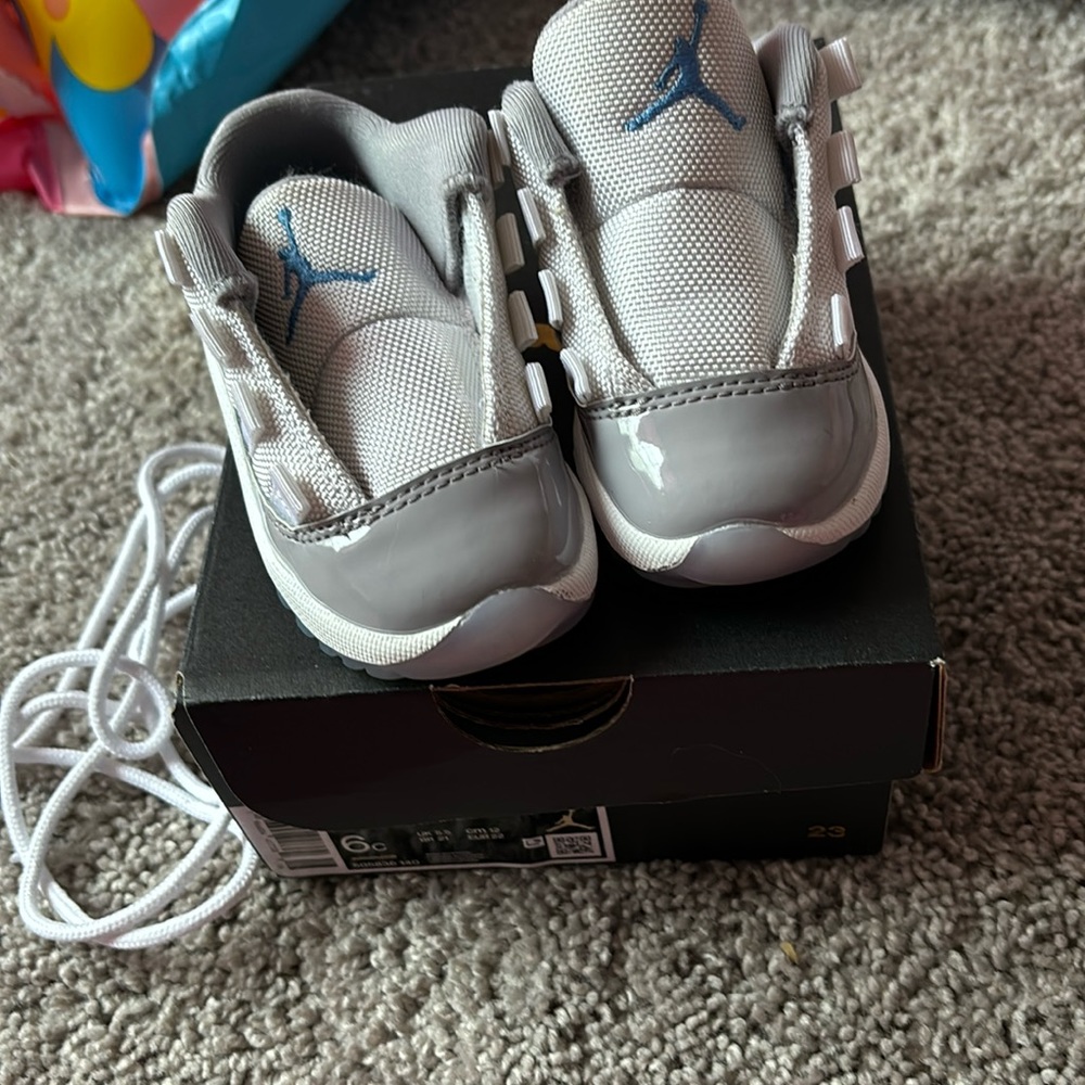 Jordan 11 Retro Low